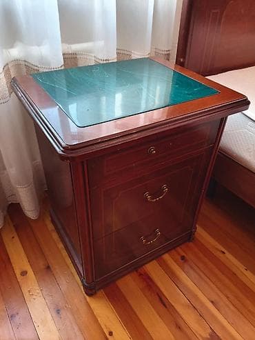 деревянный сундук: Спальный гарнитур, Б/у, Двуспальная кровать, Комод, Тумба, Дерево — 10