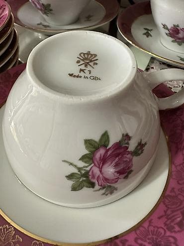 Посуда: Розы, розы! 
Чайные пары с тарелочками на 12 персон.
Производство ГДР! — 7