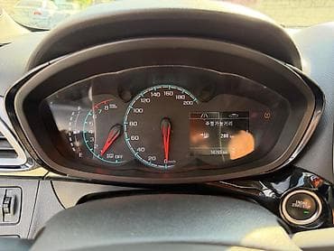 жена: Chevrolet Spark: 2018 г., 1 л, Вариатор, Бензин — 2