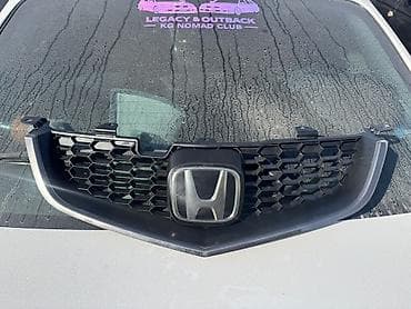 step vagon: Решетка радиатора Honda Оригинал — 1