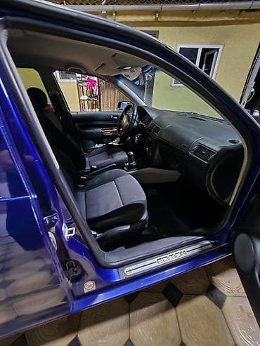 vw golf: Volkswagen Golf: 2001 г., 1.6 л, Механика, Бензин, Хэтчбэк — 2