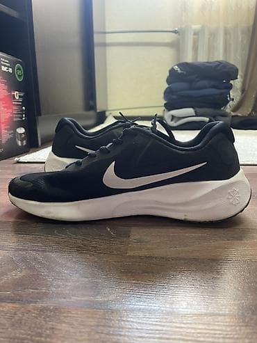 бу красофки: Эркектердин кроссовкасы, 42, Nike, Колдонулган, түсү - Кара, Өзү алып кетүү — 2