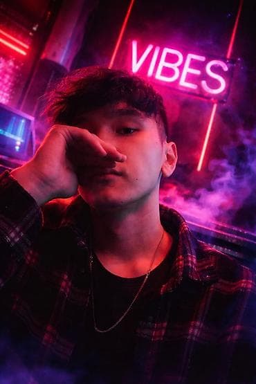 Неоновая вывеска VIBES - Яркая неоновая табличка с надписью VIBES -