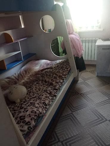 Комнаты: Продаётся дом двухэтажный газовое отопление Центральная канализация + — 3