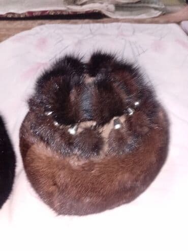 платья на выпускной бишкек: Шапка, С помпоном — 2