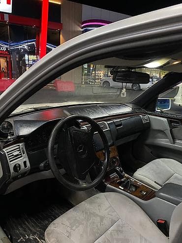 honda e: Mercedes-Benz E-Class: 1995 г., 2.2 л, Механика, Бензин, Седан — 7