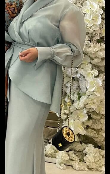 срочно продаю в связи с переездом: Вечернее платье, производство турция. Одевала всего один раз состояние — 2