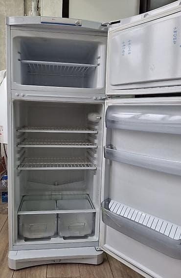 холодильник маленький буу: Холодильник Indesit, Б/у, Двухкамерный, 145 * 50 — 2