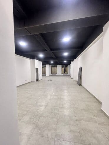 аренда коммерческого помещения: Сдаются 3 помещения, по Первой линии ул Коенкозова. На 1 этаже 130 кв — 4