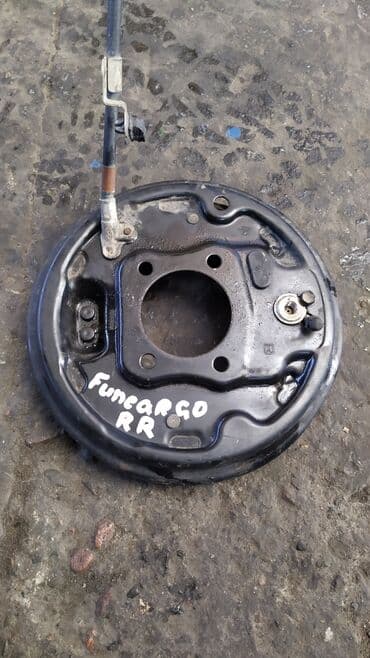 система форсунок: Toyota Funcargo колодки ручника, Тойота Фанкарго механизм заднего — 1