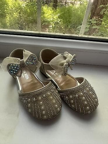 Нарядные туфли для девочки. Размер 23 14,см в идеальном состоянии