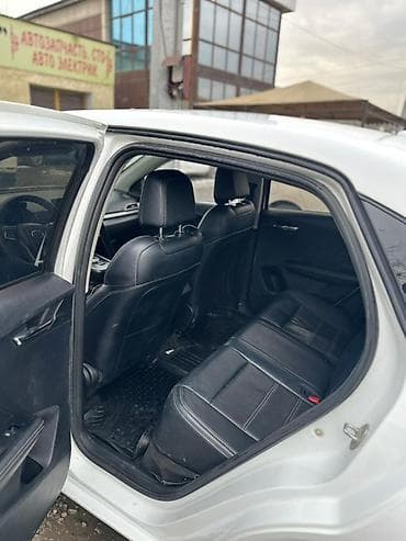 mini itx: BYD Qin: 2021 г., 3.5 л, Электромобиль, Седан — 9