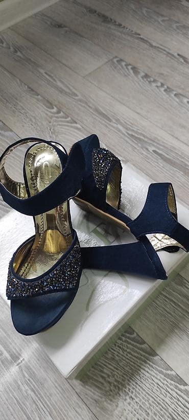 шлепк: Элегантные и лёгкие женские босоножки на высоком каблуке для — 1