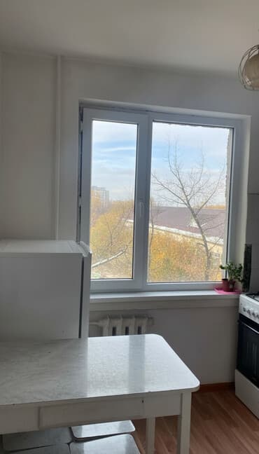 продаю квартиру мкр солнечный: 3 комнаты, 58 м², 104 серия, 4 этаж, Евроремонт — 2