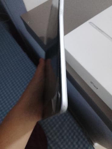 ipone 4: Планшет, Apple, память 64 ГБ, 9" - 10", Wi-Fi, Б/у, Классический цвет - Серебристый — 2