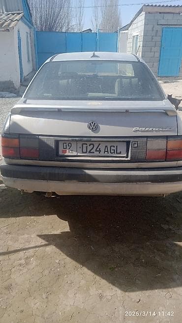Volkswagen Passat: 1990 г., 1.8 л, Механика, Бензин, Седан at lalafo.kg Volkswagen Passat: 1990 г., 1.8 л, Механика, Бензин, Седан