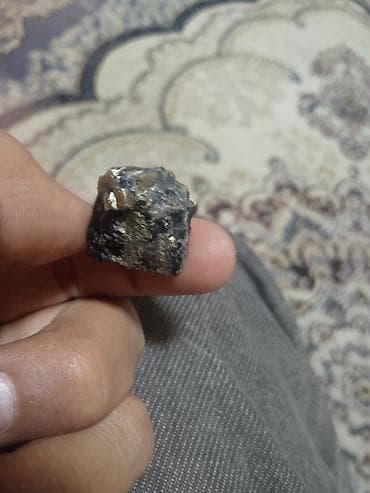 Терезелер жана комплектөөчүлөр: Минерал/образец породы (неидентифицированный) - Небольшой натуральный — 1