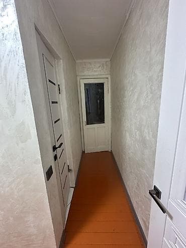 красная комната: 43 м², Без мебели — 3