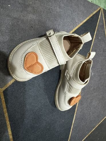 бежевые туфли: Детские туфли, размер 22, для 1-2г, почти новые. Размер не подошел — 2