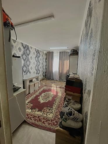 Продается комната 13 кв м. По ул Айни 271 3 таж. Сан узел на 2