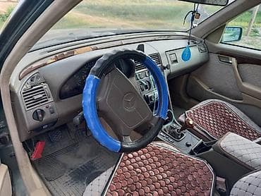 124 купе: Mercedes-Benz C-Class: 1993 г., Ручные, Седан — 4