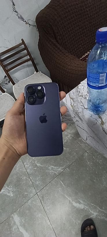 IPhone 14 Pro, Б/у, 256 ГБ, Deep Purple, Зарядное устройство, Защитное стекло, Чехол, 70 % — 2