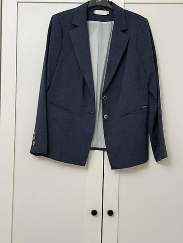 яой джинсы: Женский классический пиджак темно-синего цвета. - Приталенный крой с — 1