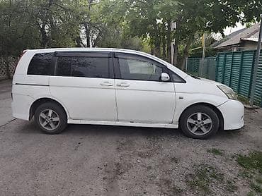 w210 e320: Toyota Isis: 2005 г., 1.8 л, Автомат, Бензин, Минивэн — 1