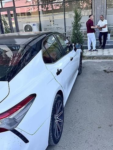 ct 200h: Toyota Camry: 2018 г., 2.5 л, Автомат, Бензин, Седан — 3