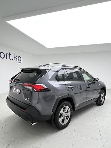 туп: Toyota RAV4: 2023 г., 2.5 л, Автомат, Гибрид, Кроссовер — 8