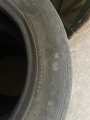 Транспорт: Комплект автомобильных шин 185/65 R15 88H. - Типоразмер: 185/65 R15 - — 1