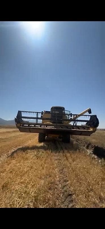 Транспорт: Комбайн зерноуборочный New Holland tc56 Состояние отличное без — 3