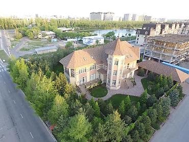Үйлөр: Сдается: 25 комнат дом Район: Ала-Арча ТРЦ Площадь: 1100 кв.м Этаж — 2