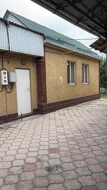 1 bedroom: Сдается 1комната с прихожкой Горячая холодная вода свет газ есть — 1