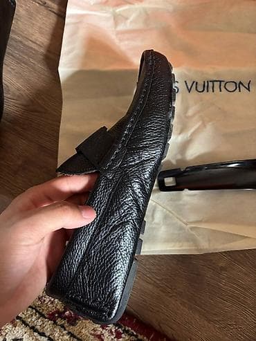 Лоферлер, 40.5, Louis Vuitton, Жаңы, түсү - Кара, Өзү алып кетүү lalafo.kg да Лоферлер, 40.5, Louis Vuitton, Жаңы, түсү - Кара, Өзү алып кетүү