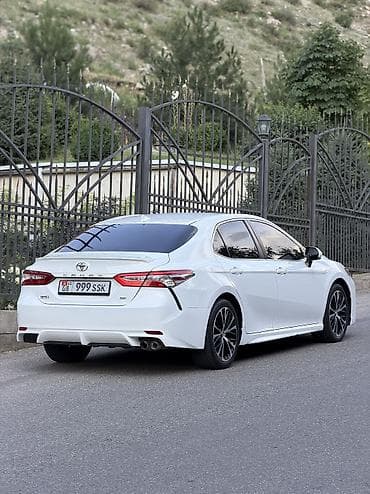 Toyota Camry: 2019 г., 2.5 л, Автомат, Бензин, Седан — 2