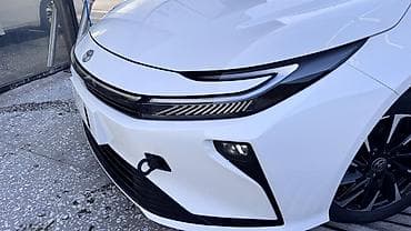 плуг мини: Toyota Corolla: 2026 г., Гибрид, Седан — 7