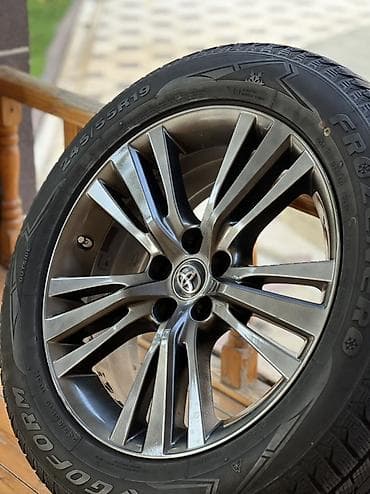 Транспорт: Диски и шины масло зимние 4 комплект идеальное состояние для Toyota — 1