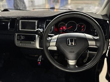 clk 208: Honda Stepwgn: 2004 г., 2 л, Автомат, Бензин, Минивэн — 2