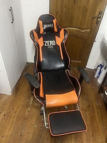 куплю сары май: Игровое кресло, Б/у, С колесиками, цвет - Оранжевый, Экокожа — 6