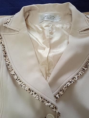 Продаю красивый нежный турецкий костюм, светло бежевого цвета, и