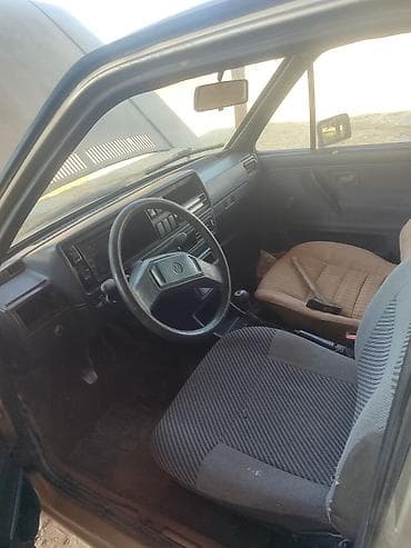 Транспорт: Volkswagen Golf: 1995 г., Хэтчбэк — 4