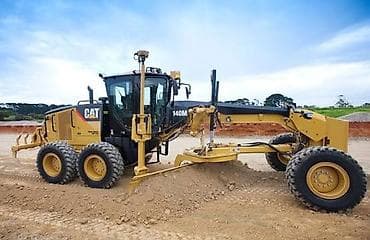 Машинист автогрейдера. опыт 13 лет, из них 6 лет работал по 3D