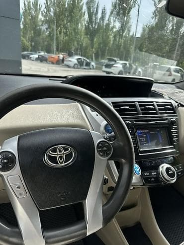 platz vitz: Toyota Prius V: 2012 г., 1.8 л, Вариатор, Гибрид, Универсал — 4