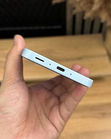z fold 2: Samsung Galaxy A35 5G, Б/у, 128 ГБ, цвет - Белый, 2 SIM — 4