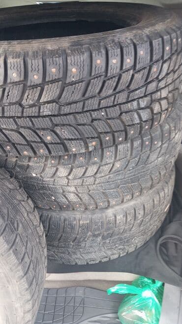 шины шипованные: Шины 215 / 65 / R 16, Зимняя шипованная, Б/у, Комплект, Легковые, Michelin — 4
