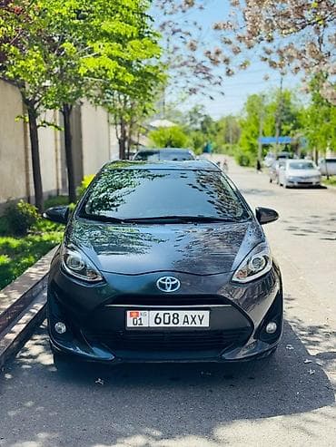prius: Toyota Aqua: 2019 г., 1.5 л, Автомат, Гибрид, Хэтчбэк — 1