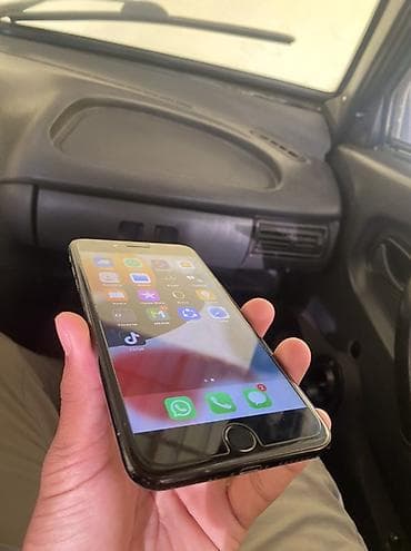IPhone 7 Plus, Б/у, 128 ГБ, Jet Black, Защитное стекло, 128 %
