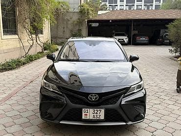 Toyota Camry: 2018 г., 2.5 л, Автомат, Бензин, Седан