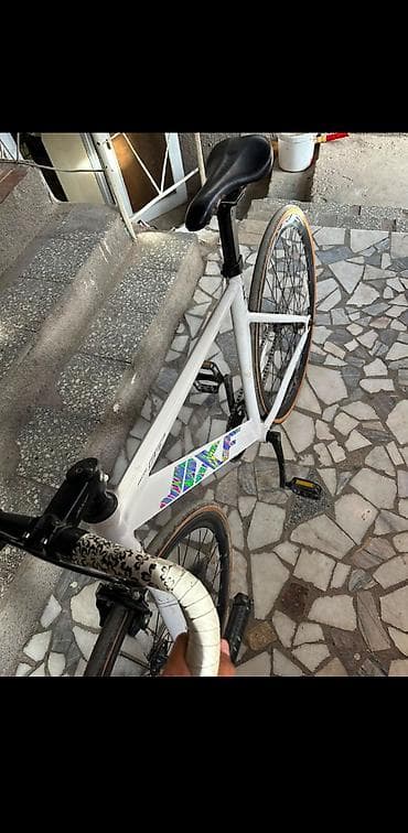 Фикс-байк (fixed gear) с дорожным рулём - Рама: легкая алюминиевая at lalafo.kg Фикс-байк (fixed gear) с дорожным рулём - Рама: легкая алюминиевая